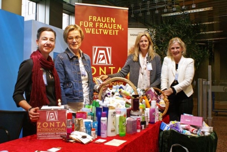 Hannah Möltner, Brigitte Wolfs (Präsidentin Zonta Club Dortmund Phoenix), Marion Künemund, Gerlind Haase (alle Zonta Club Dortmund Phoenix)