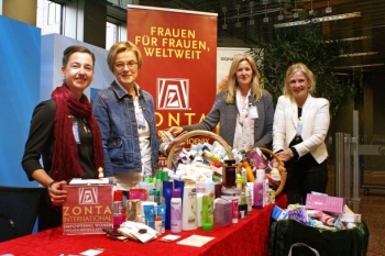 Hannah Möltner, Brigitte Wolfs (Präsidentin Zonta Club Dortmund Phoenix), Marion Künemund, Gerlind Haase (alle Zonta Club Dortmund Phoenix)