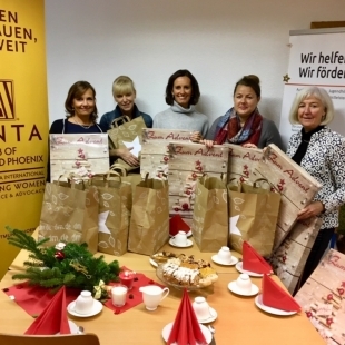   Sabine Müller (Zonta Club Dortmund Phoenix), Michaela Bonan (Zonta Club Dortmund Phoenix), Britta Bracht (Zonta Club Dortmund Phoenix), Jaqueline Nwofor (Frauenzentrum Huckarde), Helma Huste (Frauenzentrum Huckarde)